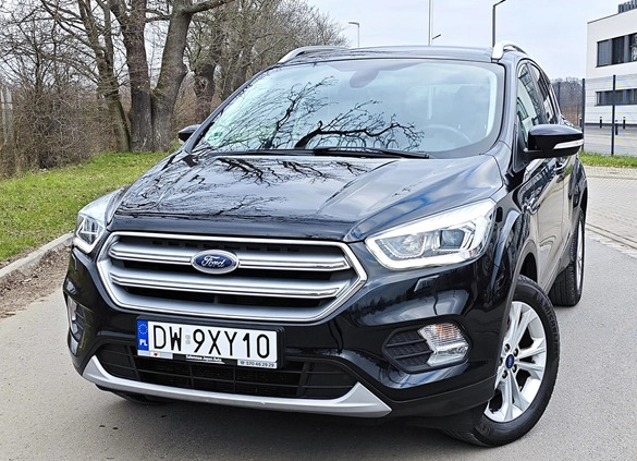 Ford Kuga cena 67900 przebieg: 119000, rok produkcji 2018 z Bochnia małe 497
